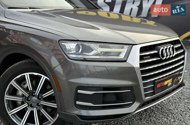 Позашляховик / Кросовер Audi Q7 2017 в 