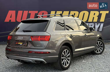 Позашляховик / Кросовер Audi Q7 2017 в 
