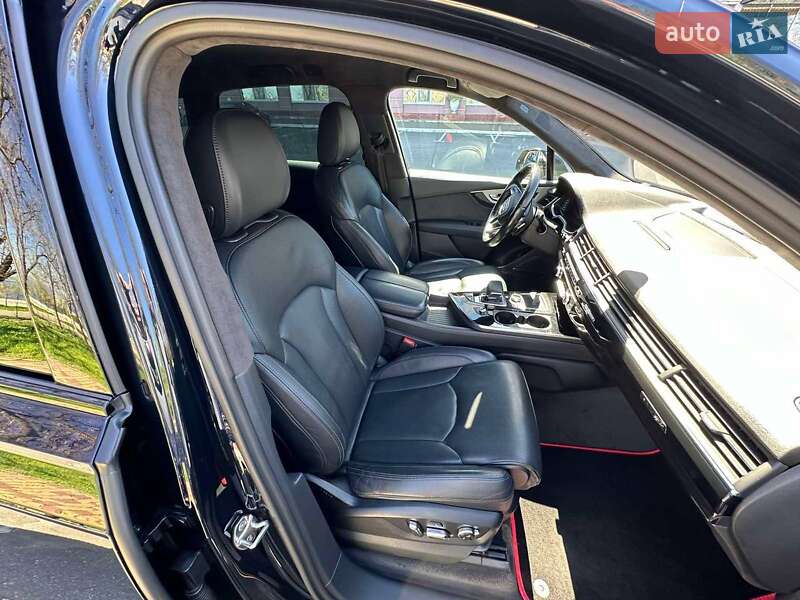 Внедорожник / Кроссовер Audi Q7 2016 в Измаиле