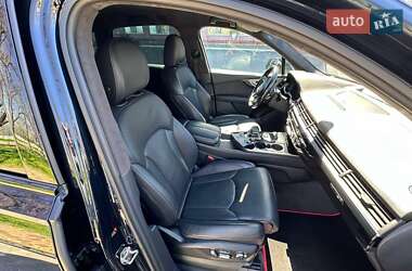 Позашляховик / Кросовер Audi Q7 2016 в 