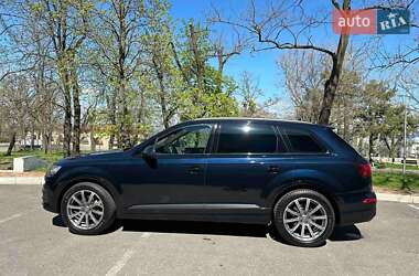 Позашляховик / Кросовер Audi Q7 2016 в 
