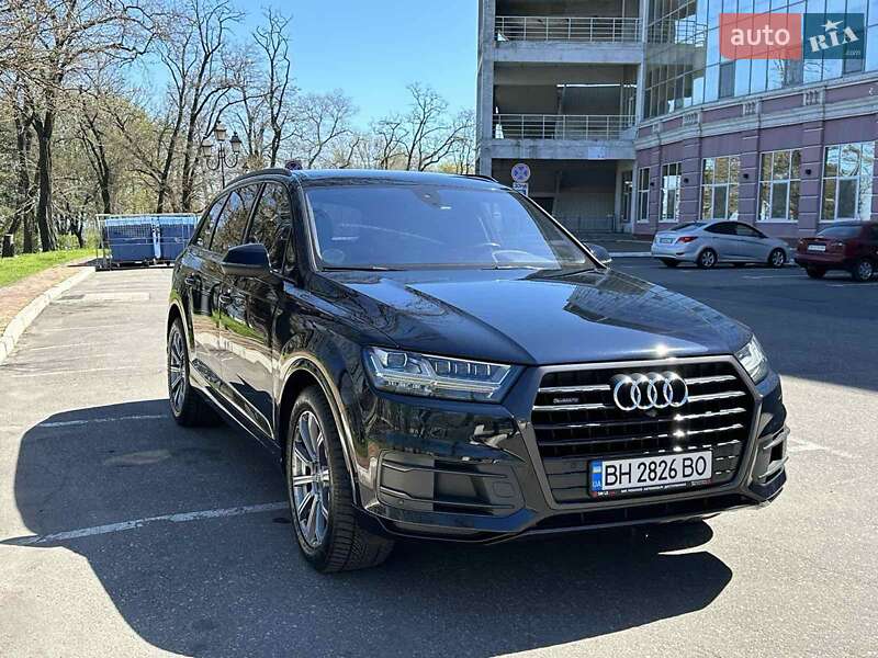 Внедорожник / Кроссовер Audi Q7 2016 в Измаиле