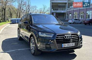 Позашляховик / Кросовер Audi Q7 2016 в 