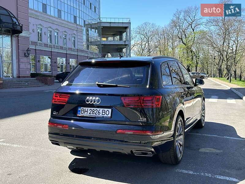 Внедорожник / Кроссовер Audi Q7 2016 в Измаиле