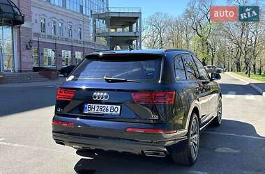 Позашляховик / Кросовер Audi Q7 2016 в 