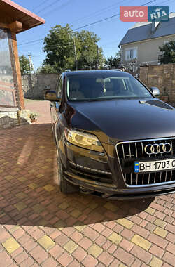 Внедорожник / Кроссовер Audi Q7 2012 в 