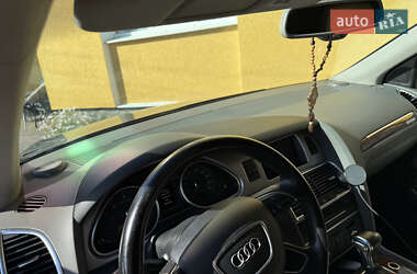 Внедорожник / Кроссовер Audi Q7 2012 в 