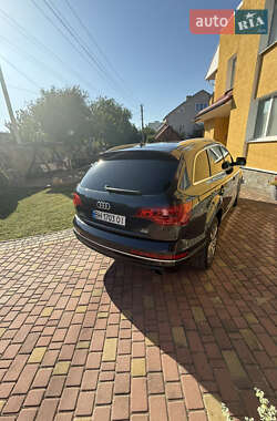 Внедорожник / Кроссовер Audi Q7 2012 в 