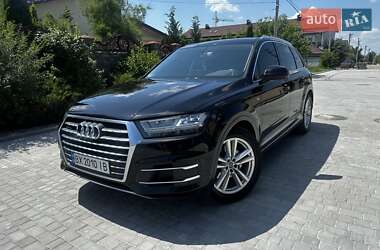 Позашляховик / Кросовер Audi Q7 2015 в 