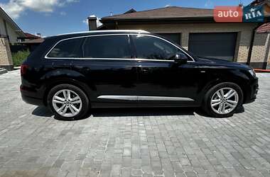 Позашляховик / Кросовер Audi Q7 2015 в 