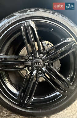 Внедорожник / Кроссовер Audi Q7 2010 в 