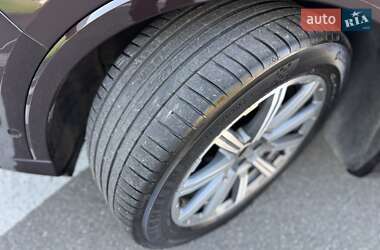 Позашляховик / Кросовер Audi Q7 2022 в 