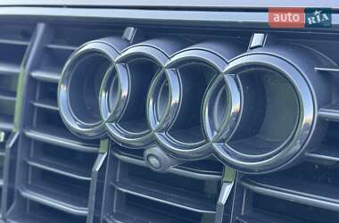 Позашляховик / Кросовер Audi Q7 2022 в 