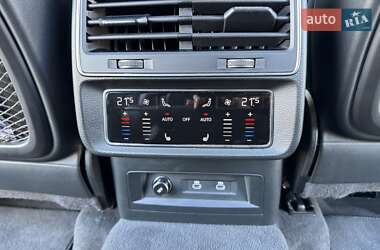 Позашляховик / Кросовер Audi Q7 2022 в 