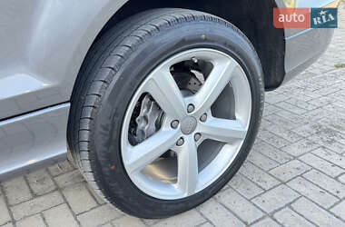 Позашляховик / Кросовер Audi Q7 2012 в 