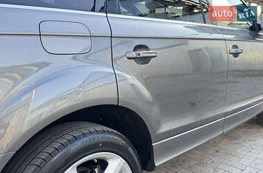 Позашляховик / Кросовер Audi Q7 2012 в 