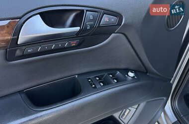 Позашляховик / Кросовер Audi Q7 2012 в 