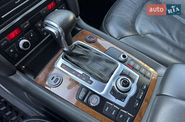 Позашляховик / Кросовер Audi Q7 2012 в 