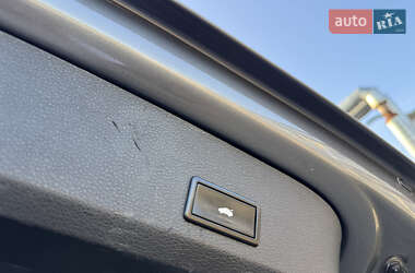 Позашляховик / Кросовер Audi Q7 2012 в 