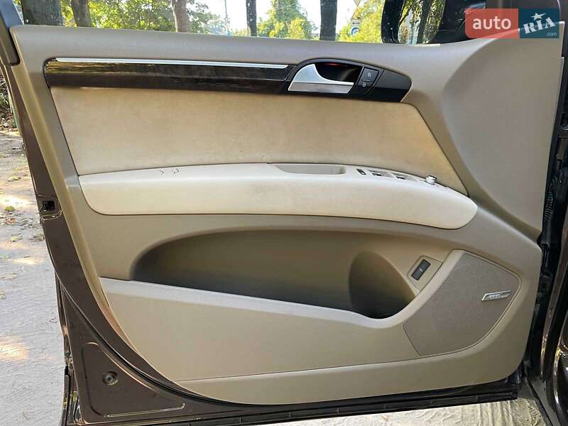 Позашляховик / Кросовер Audi Q7 2010 в Києві фото 23 Позашляховик / Кросовер Audi Q7 2010 в Києві