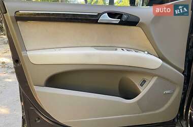 Внедорожник / Кроссовер Audi Q7 2010 в 