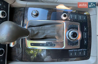 Внедорожник / Кроссовер Audi Q7 2010 в 