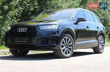 Внедорожник / Кроссовер Audi Q7 2017 в 