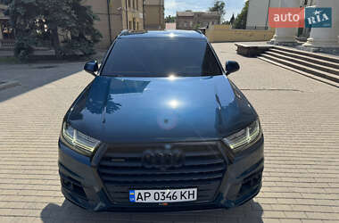 Позашляховик / Кросовер Audi Q7 2018 в 