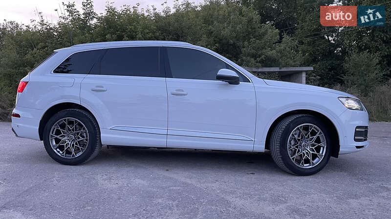 Позашляховик / Кросовер Audi Q7 2019 в Тернополі
