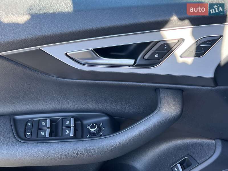 Позашляховик / Кросовер Audi Q7 2018 в Києві фото 51 Позашляховик / Кросовер Audi Q7 2018 в Києві