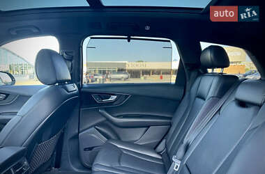 Внедорожник / Кроссовер Audi Q7 2017 в 