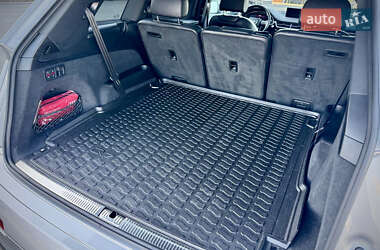 Внедорожник / Кроссовер Audi Q7 2017 в 