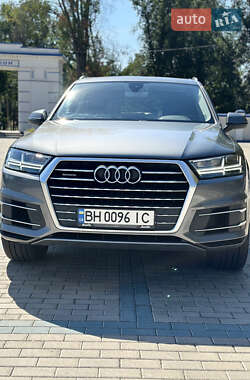 Внедорожник / Кроссовер Audi Q7 2015 в Измаиле
