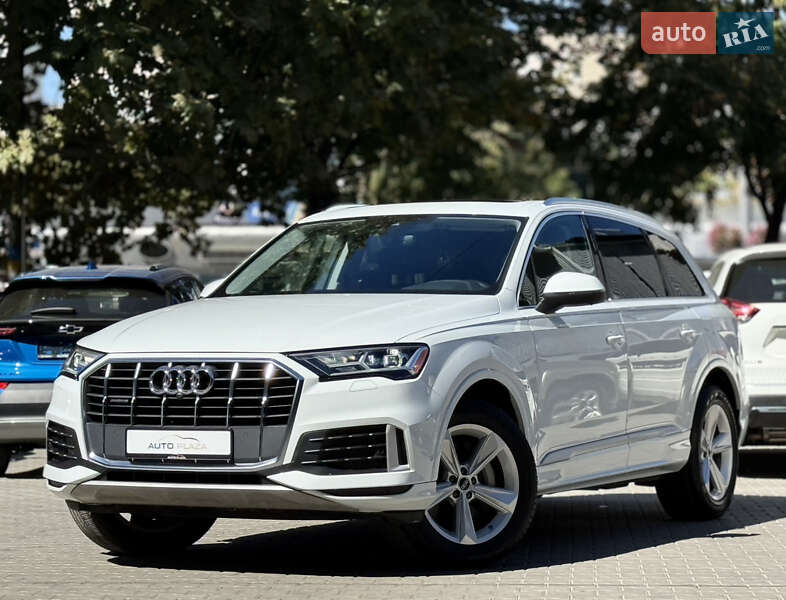Позашляховик / Кросовер Audi Q7 2022 в 