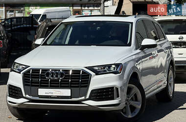 Позашляховик / Кросовер Audi Q7 2022 в 