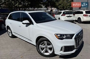 Позашляховик / Кросовер Audi Q7 2022 в 