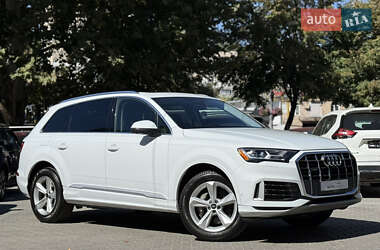 Позашляховик / Кросовер Audi Q7 2022 в 
