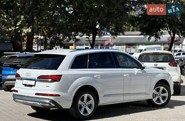 Позашляховик / Кросовер Audi Q7 2022 в 