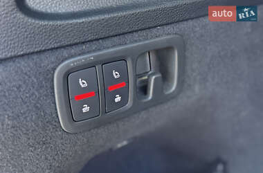 Позашляховик / Кросовер Audi Q7 2022 в 