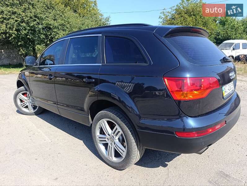 Позашляховик / Кросовер Audi Q7 2007 в Луцьку