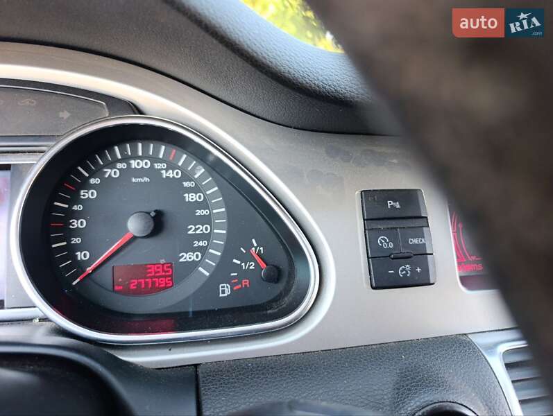 Позашляховик / Кросовер Audi Q7 2007 в Луцьку