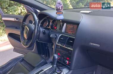 Внедорожник / Кроссовер Audi Q7 2007 в 