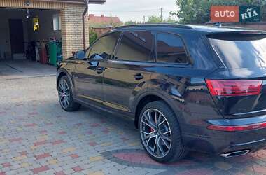 Внедорожник / Кроссовер Audi Q7 2016 в 