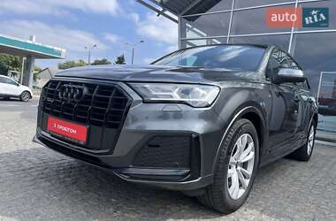 Позашляховик / Кросовер Audi Q7 2022 в 
