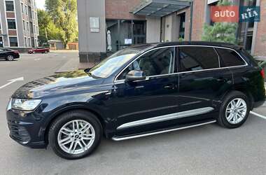 Позашляховик / Кросовер Audi Q7 2016 в 