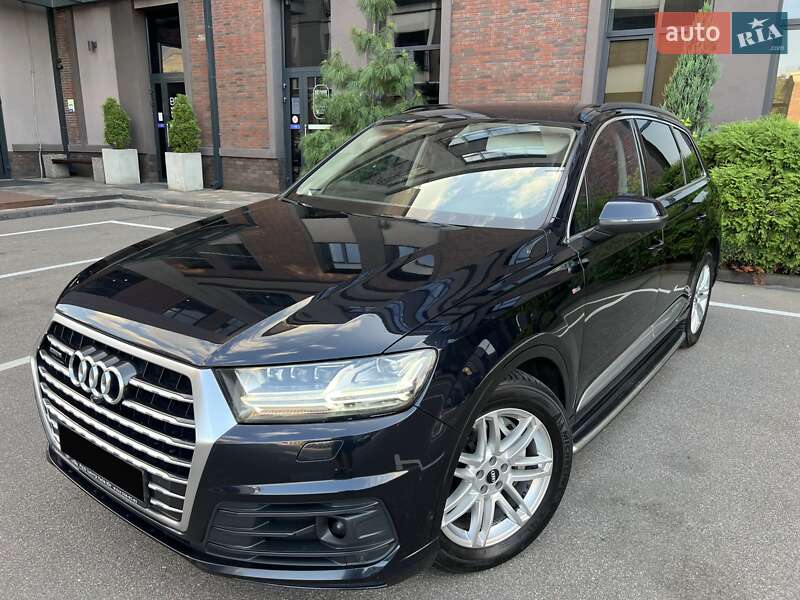 Внедорожник / Кроссовер Audi Q7 2016 в Киеве