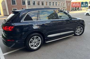 Позашляховик / Кросовер Audi Q7 2016 в 