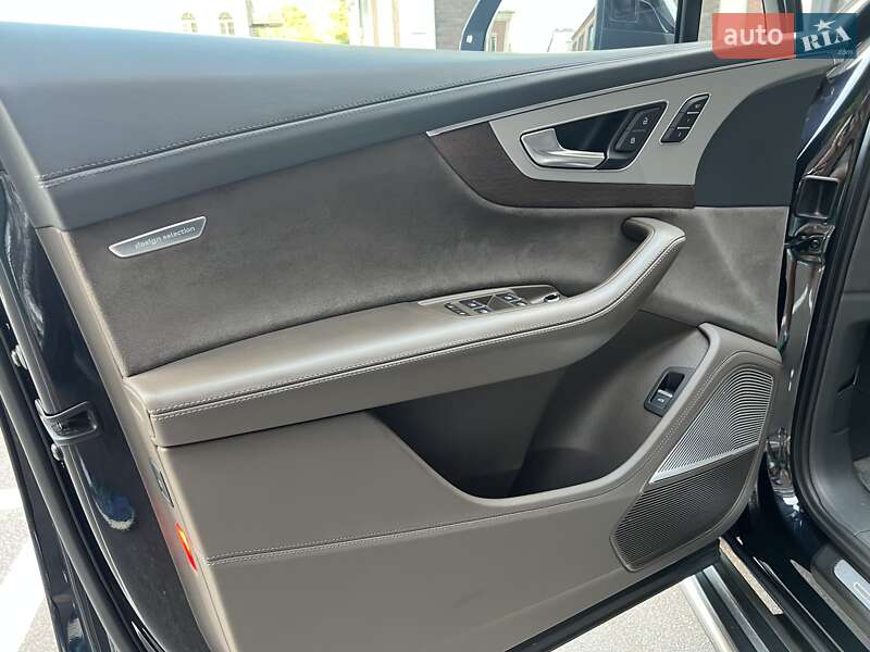 Внедорожник / Кроссовер Audi Q7 2016 в Киеве