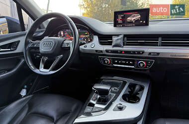 Внедорожник / Кроссовер Audi Q7 2015 в 