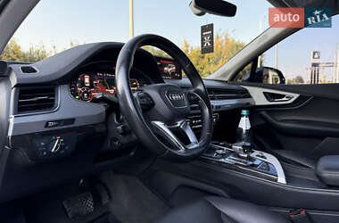 Внедорожник / Кроссовер Audi Q7 2015 в 